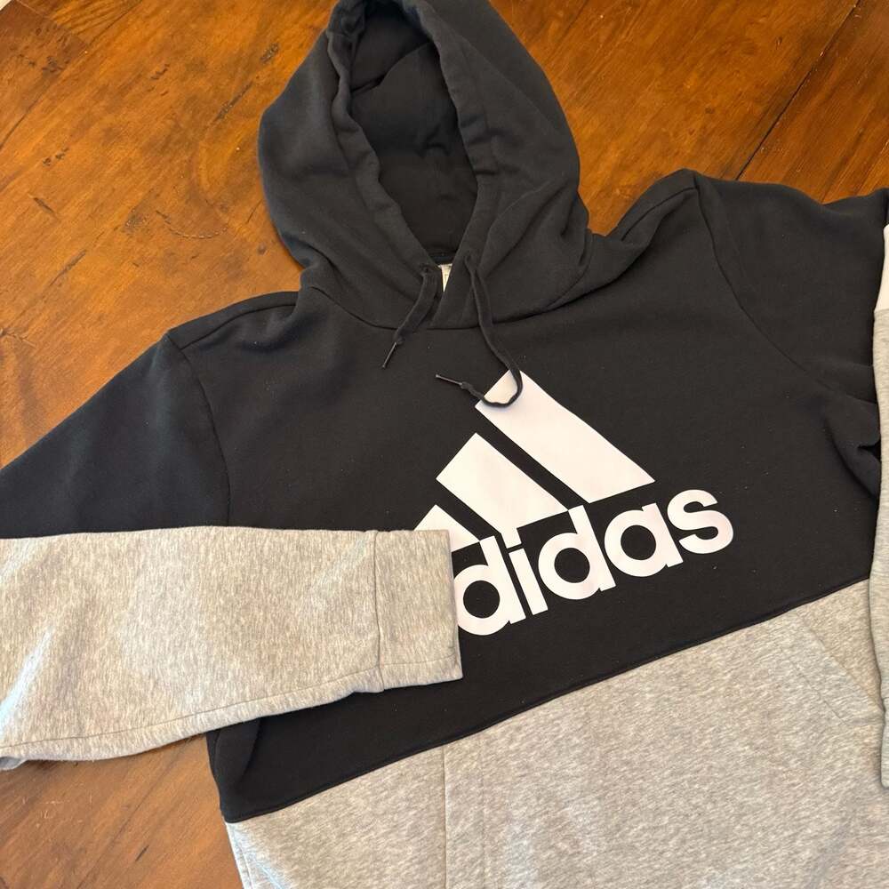 adidas Essentials Fleece Colorblock Hoodie